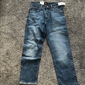 New Lee Women’s Classic Rider jeans, Classic Indigo washed size 28